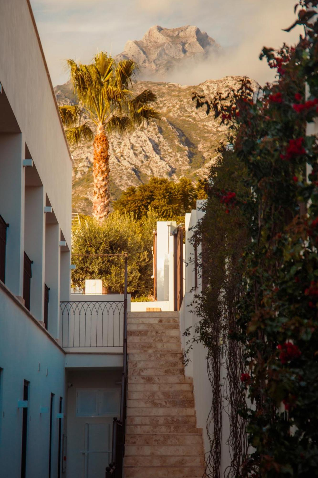 Sierra Blanca Resort Art Of Healing Marbella Exterior photo